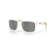 Oakley-Holbrook-Angle