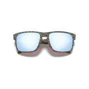 Oakley-Holbrook-Top